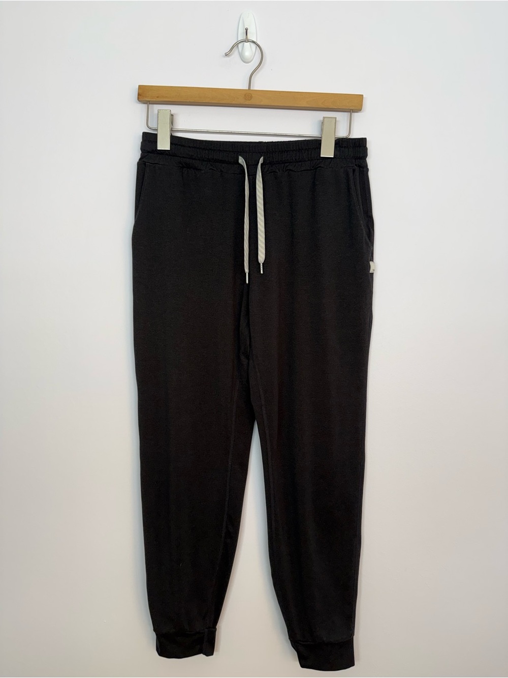 Vuori Performance Jogger Black Heather Size Small 24.5” Inseam
